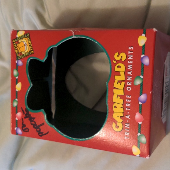 1996 Garfield Christmas ornament - Picture 2 of 3